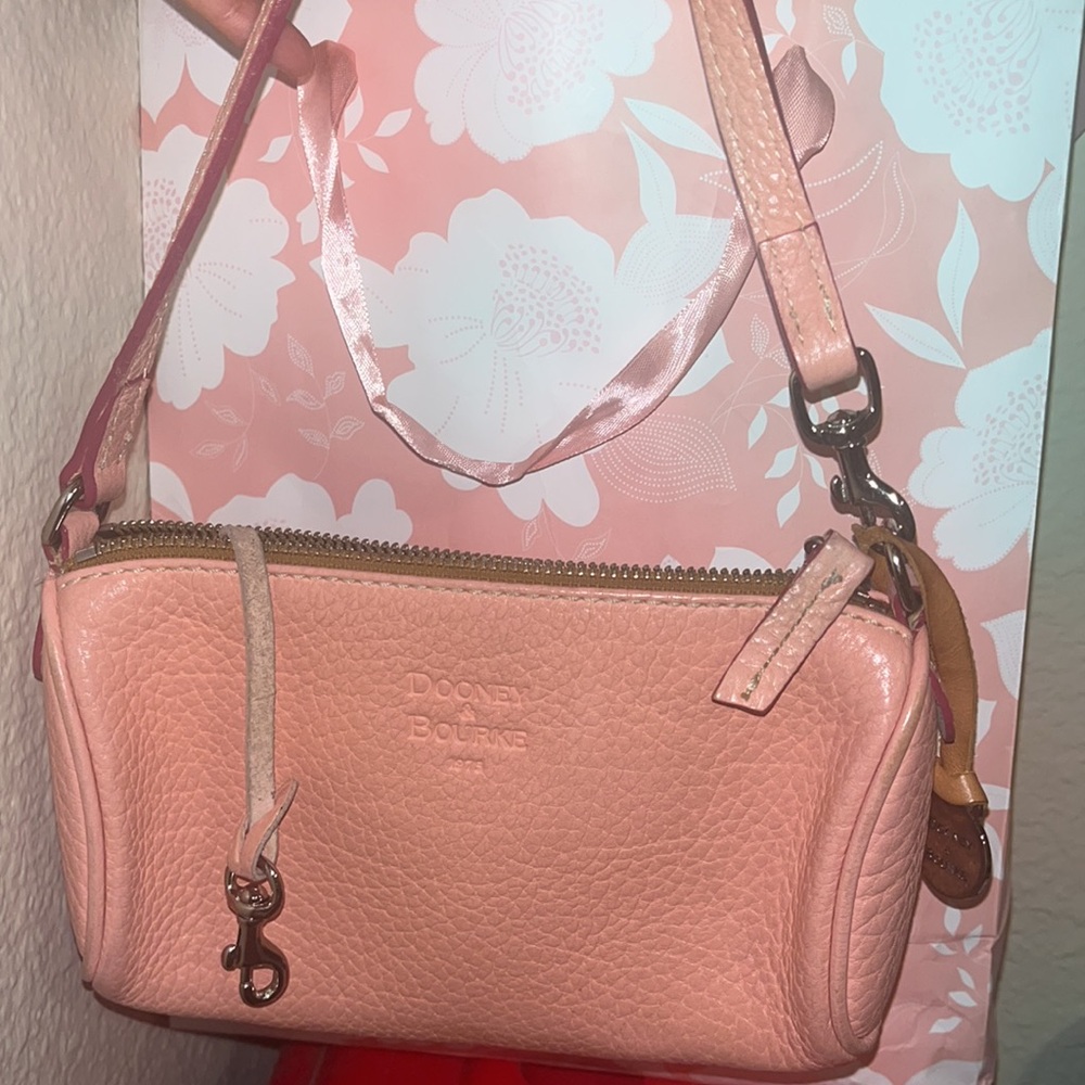 Pink pebbled Dooney & Bourke purse